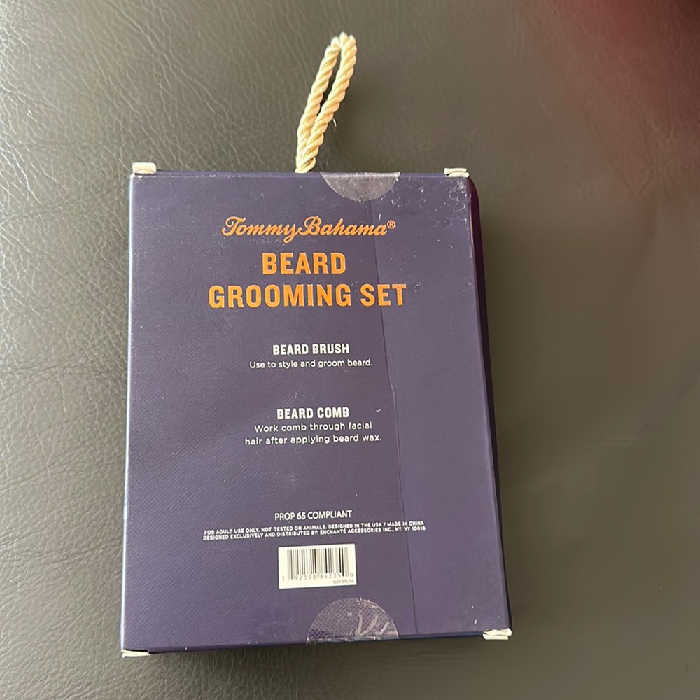 New Tommy Bahama Beard Grooming Set Brush & Comb Logo